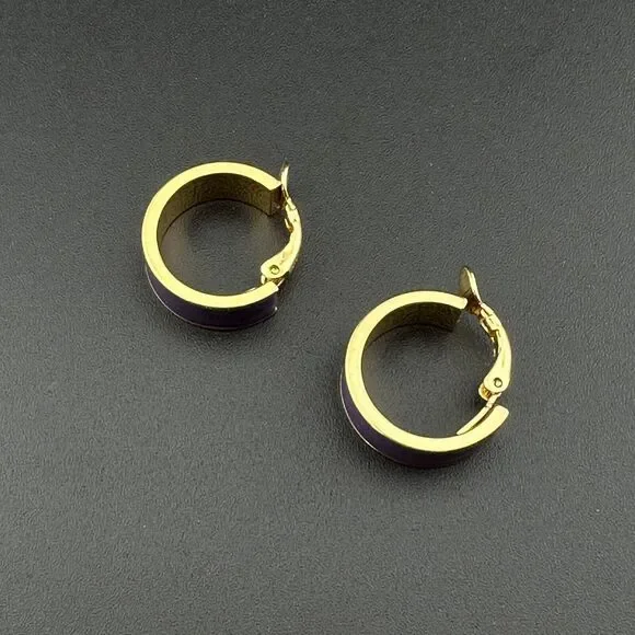 Vintage Sarah Coventry Gold Tone Purple Enamel Hoop Clip On Earrings 3/4" - Picture 10 of 11